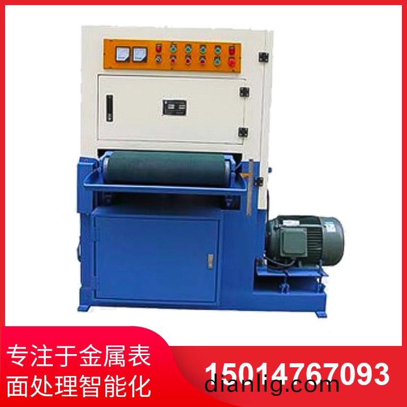 600寬闆(ban)材(cai)拉絲(si)機(ji)